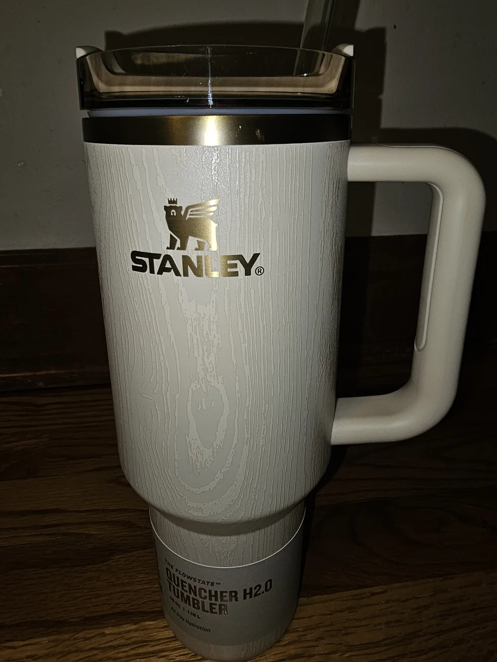 Stanley 40 Oz Birch Woodgrain White and Gold Trim Travel Tumbler with Clear Lid - Picture 2 of 4